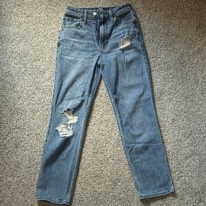 Hollister Ultra High-Rise Vintage Straight Jean